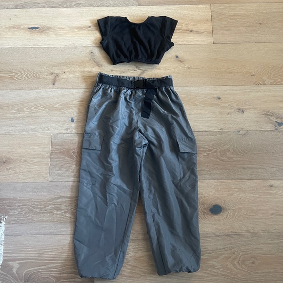 Kelle Medium Child Cap Sleeve Top and Balera GraMedium Child Hop Hop Cargo Pants - Picture 1 of 2